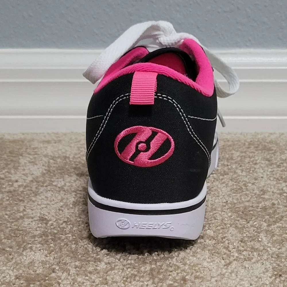 Pink and Black Womans/Girls Heelys Brand New Never Worn - Picture 5 of 7